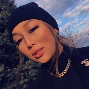 Meet your Posher, Megan